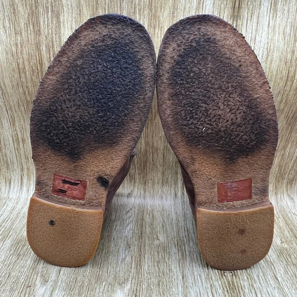 UGG Leighton Chukka Boots Men's Size 10 Brown Suede Sheepskin Lined 1005487